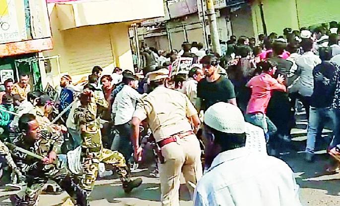 Composite response to the bandh in the district | जिल्ह्यात बंदला संमिश्र प्रतिसाद Composite response to the bandh in the district | जिल्ह्यात बंदला संमिश्र प्रतिसाद