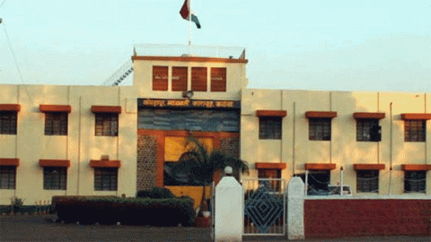 Inmate's letter found in soldier's socks in Kalamba jail | कळंबा कारागृहात शिपायाच्या सॉक्समध्ये सापडली बंदीजनांची चिठ्ठी