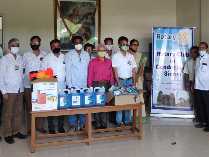 1000 masks for students, 60 masks of N95 for teachers, sanitizer cans | विद्यार्थ्यांसाठी 1000 मास्क, शिक्षकांसाठी एन 95चे 60 मास्क, सॅनेटायझर कॅन्स भेट