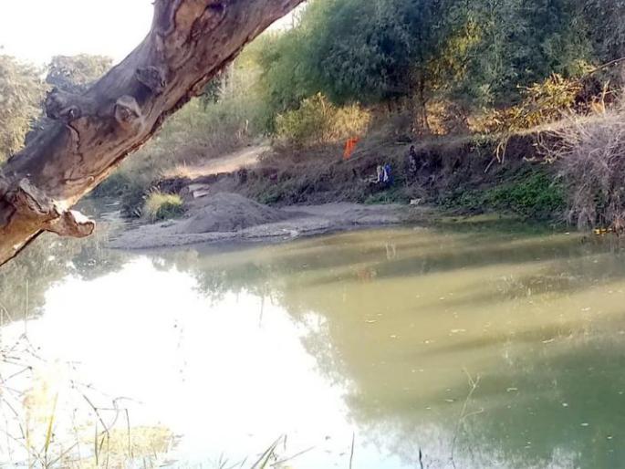 Arbitrary management of sand mafia in Surgaon in Wardha district | वर्धा जिल्ह्यातील सुरगावात वाळू माफियांच्या मनमर्जी कारभार Arbitrary management of sand mafia in Surgaon in Wardha district | वर्धा जिल्ह्यातील सुरगावात वाळू माफियांच्या मनमर्जी कारभार