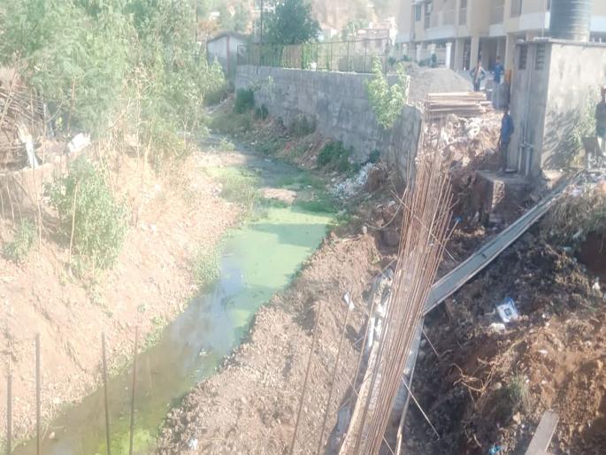 Natural nalla construction in nerala! | नेरळमध्ये नैसर्गिक नाल्यात बांधकाम!