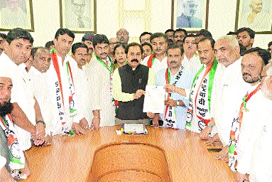 NCP's 'Aurangabad' attack shows 'attacking' | शक्तिप्रदर्शनाने राष्ट्रवादीचा औरंगाबादेत ‘हल्लाबोल’ NCP's 'Aurangabad' attack shows 'attacking' | शक्तिप्रदर्शनाने राष्ट्रवादीचा औरंगाबादेत ‘हल्लाबोल’