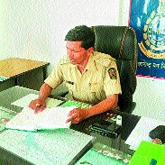 Vaijapur's forest officer caught 32,000 rupees for taking a bribe | वैजापूरचा वनपरिक्षेत्र अधिकारी ३२ हजारांची लाच घेताना जाळ्यात Vaijapur's forest officer caught 32,000 rupees for taking a bribe | वैजापूरचा वनपरिक्षेत्र अधिकारी ३२ हजारांची लाच घेताना जाळ्यात