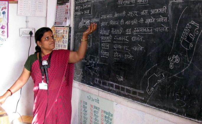 Will the old pension scheme be rolled out for the teachers appointed earlier? | २००५ पूर्वी नियुक्त शिक्षकांची जुनी पेन्शन योजना गुंडाळणार? Will the old pension scheme be rolled out for the teachers appointed earlier? | २००५ पूर्वी नियुक्त शिक्षकांची जुनी पेन्शन योजना गुंडाळणार?
