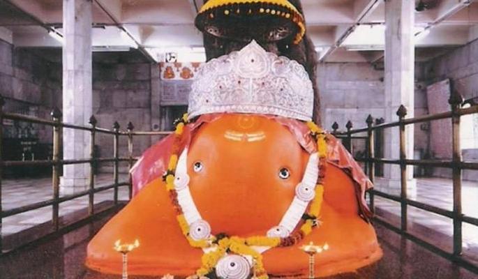 Rs 11 lakh for coronas affected by Ganesh hill temple in Nagpur | नागपुरातील गणेश टेकडी मंदिरतर्फे कोरोनाग्रस्तांसाठी ११ लाख रुपये Rs 11 lakh for coronas affected by Ganesh hill temple in Nagpur | नागपुरातील गणेश टेकडी मंदिरतर्फे कोरोनाग्रस्तांसाठी ११ लाख रुपये