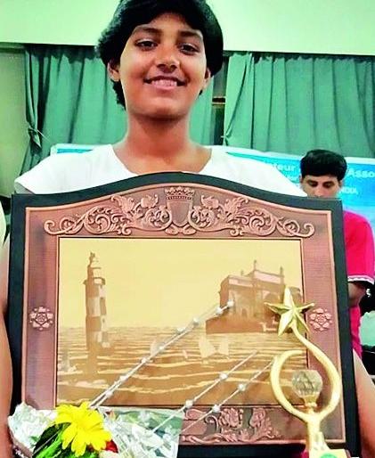 Hemani cross Sank Rock to Get Way of India distance in Mumbai in just 43 minutes 38 seconds | मुंबईत संक रॉक ते गेट वे ऑफ इंडिया अंतर हिमानीने अवघ्या ४३ मिनिटे ३८ सेकंदात गाठले Hemani cross Sank Rock to Get Way of India distance in Mumbai in just 43 minutes 38 seconds | मुंबईत संक रॉक ते गेट वे ऑफ इंडिया अंतर हिमानीने अवघ्या ४३ मिनिटे ३८ सेकंदात गाठले