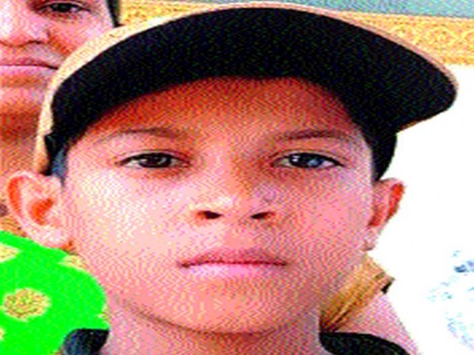  Student kills student in classroom closet | वर्गातील कपाट अंगावर कोसळून विद्यार्थी ठार