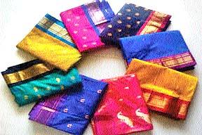 Ladies and gentlemen; Turnover | माहेवाशिणींना साडीचोळी; कोटींची उलाढाल Ladies and gentlemen; Turnover | माहेवाशिणींना साडीचोळी; कोटींची उलाढाल