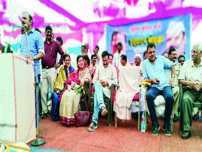  Political self-interest villages do not develop: Makrand Anaspuray | राजकीय स्वार्थापोटी गावांचा विकास होत नाही : मकरंद अनासपुरे