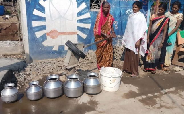 Ichori, a short distance from Yavatmal, is thirsty | यवतमाळपासून हाकेच्या अंतरावर असलेले इचोरी तहानलेलेच Ichori, a short distance from Yavatmal, is thirsty | यवतमाळपासून हाकेच्या अंतरावर असलेले इचोरी तहानलेलेच