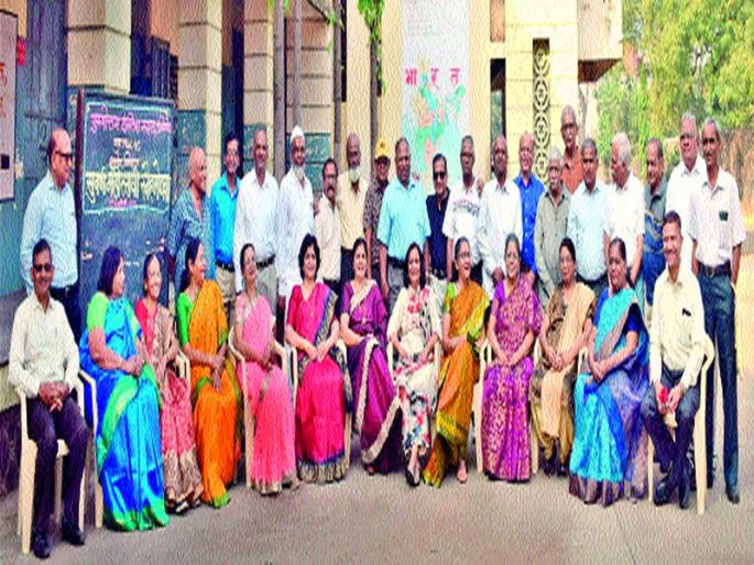 The visit of former students of 'Purushottam' | ‘पुरुषोत्तम’च्या माजी विद्यार्थ्यांची भेट The visit of former students of 'Purushottam' | ‘पुरुषोत्तम’च्या माजी विद्यार्थ्यांची भेट