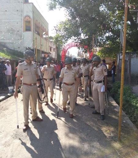 Youth murdered in Paratwada in Amravati district | अमरावती जिल्ह्यातील परतवाड्यात तरुणाचा खून; जुळ्या शहरात संचारबंदी Youth murdered in Paratwada in Amravati district | अमरावती जिल्ह्यातील परतवाड्यात तरुणाचा खून; जुळ्या शहरात संचारबंदी