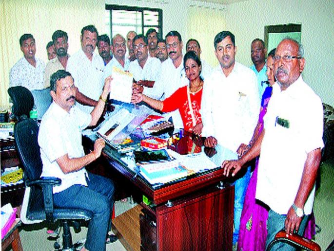 Ignore the demands of the Koli community | कोळी समाजाच्या मागण्यांकडे दुर्लक्ष