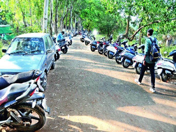 For four years, the development of 'Jogging track' of Wadalgaon has been stalled | चार वर्षांपासून वडाळागाव ‘जॉगिंग ट्रॅक’चा विकास रखडला For four years, the development of 'Jogging track' of Wadalgaon has been stalled | चार वर्षांपासून वडाळागाव ‘जॉगिंग ट्रॅक’चा विकास रखडला