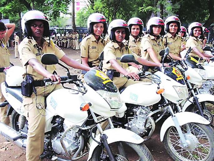  Women Beat Marshall Street | महिला बीट मार्शल रस्त्यावर