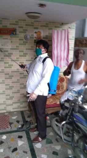 Corporator left in the sub-capital to spray! | उपराजधानीत नगरसेवक निघाले फवारणीला! Corporator left in the sub-capital to spray! | उपराजधानीत नगरसेवक निघाले फवारणीला!