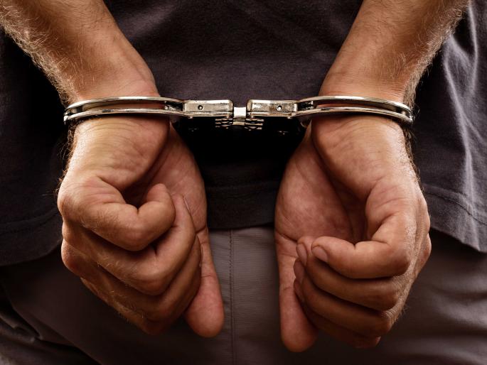 Pankaj Haroday, the accused in the murder case of Nagpur businessman, arrested in Kolkata | नागपुरातील राहुल आग्रेकर हत्याकांडातील आरोपी पंकज हारोडेच्या पोलिसांनी कोलकात्यात आवळल्या मुसक्या Pankaj Haroday, the accused in the murder case of Nagpur businessman, arrested in Kolkata | नागपुरातील राहुल आग्रेकर हत्याकांडातील आरोपी पंकज हारोडेच्या पोलिसांनी कोलकात्यात आवळल्या मुसक्या