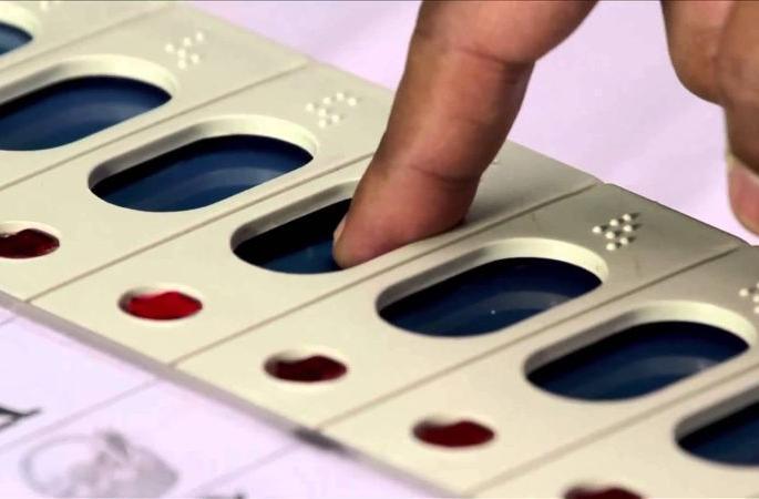 New EVM machine will be used for Lok Sabha elections | लोकसभा निवडणुकीसाठी येणार नवीन ईव्हीएम मशीन