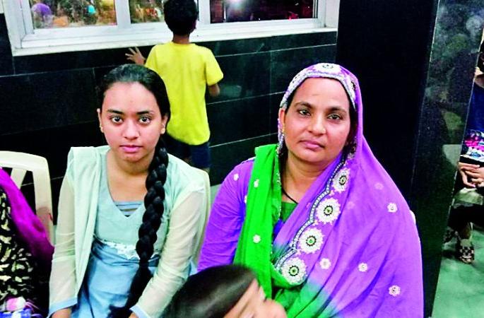 Muslim woman says, the support given by the Sangh | मुस्लिम महिला म्हणते, संघाने दिला आधार