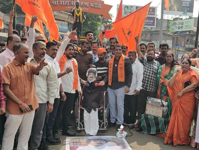 Symbolic shock to Gunaratna Sadavarten image, Sambhaji Brigade activists angry in Kolhapur | गुणरत्न सदावर्तेंच्या प्रतिमेला प्रतिकात्मक शॉक, कोल्हापुरात संभाजी ब्रिगेडचे कार्यकर्ते संतप्त Symbolic shock to Gunaratna Sadavarten image, Sambhaji Brigade activists angry in Kolhapur | गुणरत्न सदावर्तेंच्या प्रतिमेला प्रतिकात्मक शॉक, कोल्हापुरात संभाजी ब्रिगेडचे कार्यकर्ते संतप्त