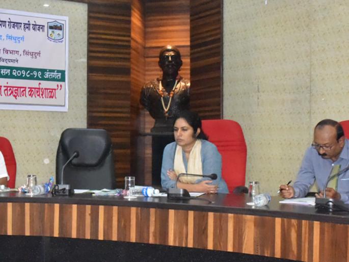 Sindhudurg: Bamboo beneficial for farmers: Manzilakshmi | सिंधुदुर्ग: बांबू हे शेतकऱ्यांसाठी फायदेशीर पिक : के मंजुलक्ष्मी Sindhudurg: Bamboo beneficial for farmers: Manzilakshmi | सिंधुदुर्ग: बांबू हे शेतकऱ्यांसाठी फायदेशीर पिक : के मंजुलक्ष्मी