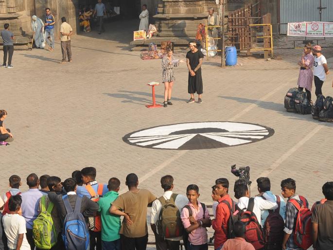 Filming of reality show in Belgium in Kolhapur | बेल्जियममधील रिअॅलिटी शोचे चित्रीकरण कोल्हापुरात Filming of reality show in Belgium in Kolhapur | बेल्जियममधील रिअॅलिटी शोचे चित्रीकरण कोल्हापुरात