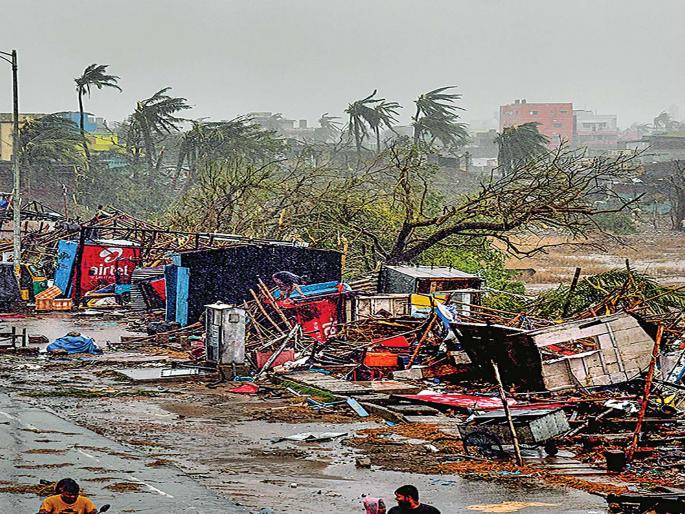 Odisha's shocking "Naga Chaat" | ओडिशाच्या किनाऱ्याला तडाखा देणारा ‘नागाचा फणा’ Odisha's shocking "Naga Chaat" | ओडिशाच्या किनाऱ्याला तडाखा देणारा ‘नागाचा फणा’