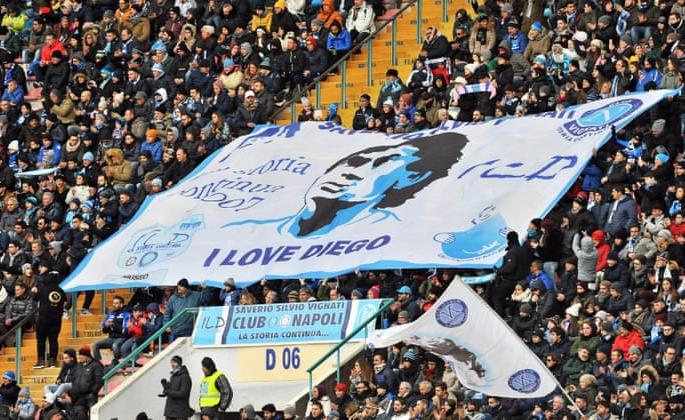 Good bye Diego Maradona ... | गुड बाय दिएगो मॅरेडोना... साश्रृनयनांनी चाहत्यांनी दिला अखेरचा निरोप