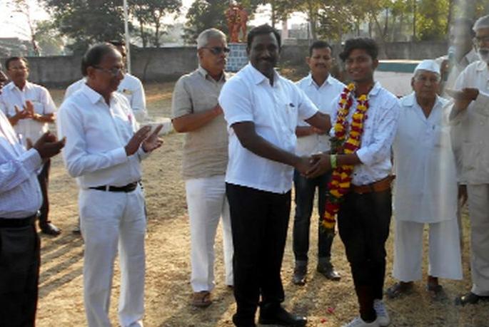 Players from the tribal areas should come forward | आदिवासी भागातून खेळाडू पुढे आले पाहिजेत Players from the tribal areas should come forward | आदिवासी भागातून खेळाडू पुढे आले पाहिजेत