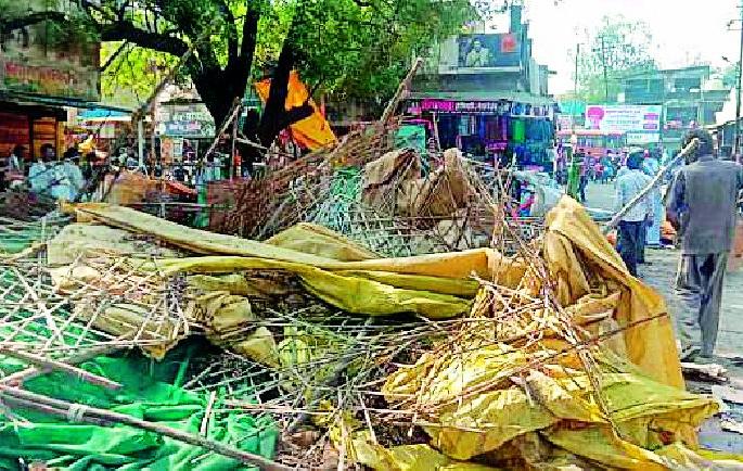 Gandhi Market in Morsi city free from encroachment | मोर्शी शहरातील गांधी मार्केट अतिक्रमणमुक्त Gandhi Market in Morsi city free from encroachment | मोर्शी शहरातील गांधी मार्केट अतिक्रमणमुक्त