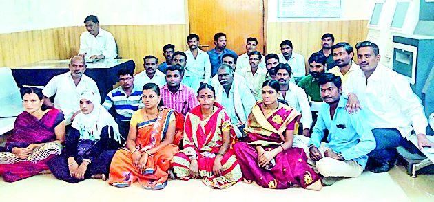 After the majority, the selection of the sub-panel will be decided later | बहुमत असताना उपसरपंचाची निवड ठरविली बाद After the majority, the selection of the sub-panel will be decided later | बहुमत असताना उपसरपंचाची निवड ठरविली बाद