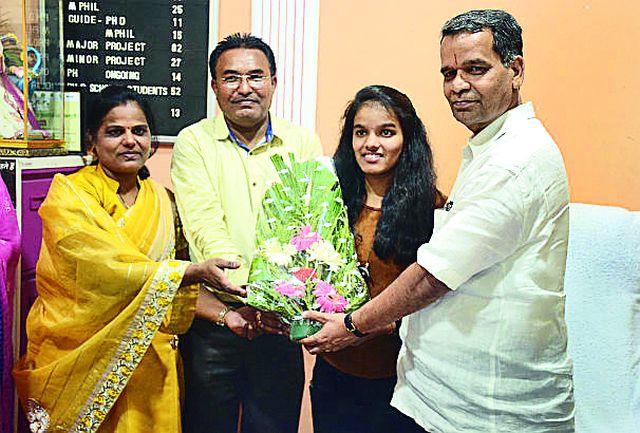 Minal Lahoti, Suyash Ingole, Prachi Udasi topper | मीनल लाहोटी, सुयश इंगोले, प्राची उदासी अव्वल Minal Lahoti, Suyash Ingole, Prachi Udasi topper | मीनल लाहोटी, सुयश इंगोले, प्राची उदासी अव्वल