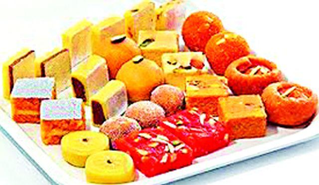 Who is abusive to sell 'sweet poison'? | ‘गोड विष’ विक्रीला अभय कुणाचे? Who is abusive to sell 'sweet poison'? | ‘गोड विष’ विक्रीला अभय कुणाचे?