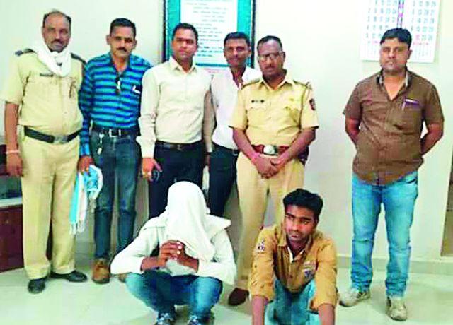'They' in the trap of the Roadrmio Police | 'ते' रोडरोमिओ पोलिसांच्या जाळ्यात 'They' in the trap of the Roadrmio Police | 'ते' रोडरोमिओ पोलिसांच्या जाळ्यात