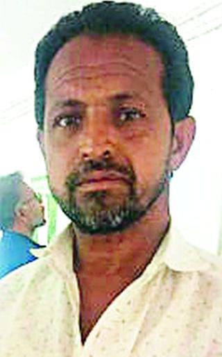 Farmer's suicide attempt in taluka agriculture office | तालुका कृषी कार्यालयात शेतकऱ्याचा आत्महत्येचा प्रयत्न Farmer's suicide attempt in taluka agriculture office | तालुका कृषी कार्यालयात शेतकऱ्याचा आत्महत्येचा प्रयत्न