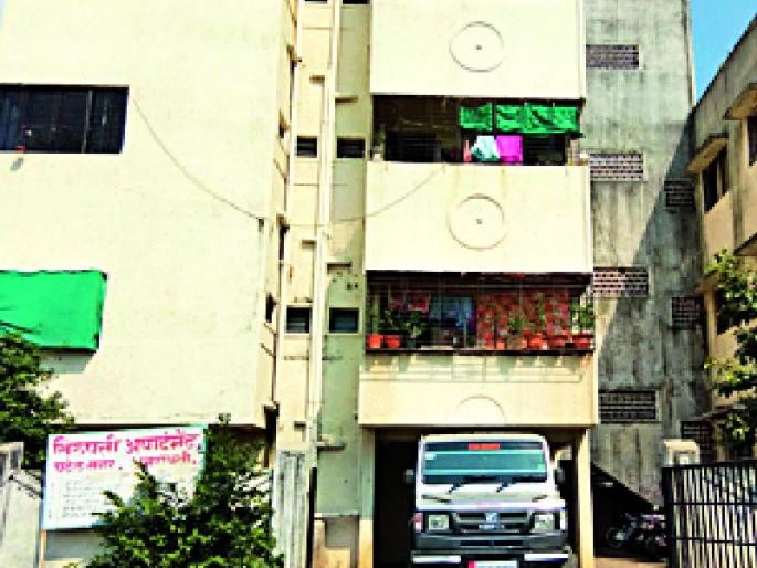 The old woman is 80 years old | तिरडी बांधली अन्.. ८० वर्षीय वृद्ध महिला जिवंतच The old woman is 80 years old | तिरडी बांधली अन्.. ८० वर्षीय वृद्ध महिला जिवंतच