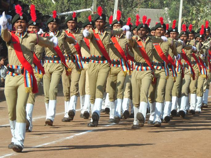 NCC happens due to country service; Highly standard values of Beed district | एनसीसीमुळे घडते देशसेवा; बीड जिल्ह्याची उंचावतेय मान NCC happens due to country service; Highly standard values of Beed district | एनसीसीमुळे घडते देशसेवा; बीड जिल्ह्याची उंचावतेय मान