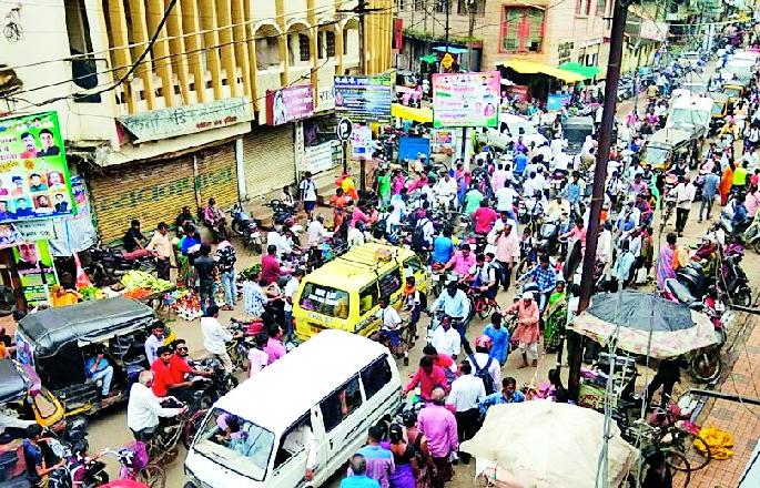 Traffic congestion in the city | शहरात वाहतुकीची कोंडी