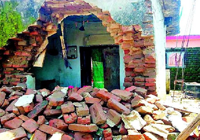 43 crore fund sanctioned for flood victims | पूरग्रस्तांसाठी ४३ कोटी निधी मंजूर 43 crore fund sanctioned for flood victims | पूरग्रस्तांसाठी ४३ कोटी निधी मंजूर