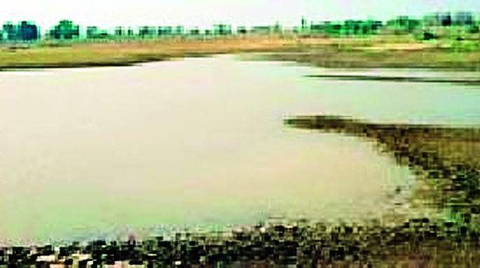 1154 Mama lakes in the district are counting the last elements | जिल्ह्यातील 1154 मामा तलाव मोजत आहेत अखेरच्या घटका 1154 Mama lakes in the district are counting the last elements | जिल्ह्यातील 1154 मामा तलाव मोजत आहेत अखेरच्या घटका