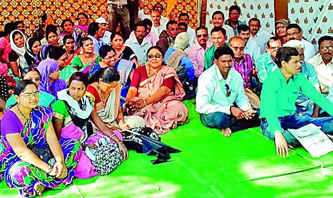 Contest against 'SEBI' | ‘सेबी’च्या विरोधात धरणे Contest against 'SEBI' | ‘सेबी’च्या विरोधात धरणे