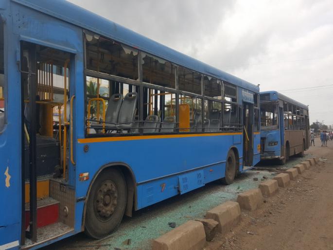 Nine buses of PMP burnt in Chakan during Maratha agitation | चाकणमध्ये मराठा आंदोलनादरम्यान पीएमपीच्या नऊ बस जाळल्या  Nine buses of PMP burnt in Chakan during Maratha agitation | चाकणमध्ये मराठा आंदोलनादरम्यान पीएमपीच्या नऊ बस जाळल्या
