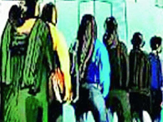 Retirement age decision is a joke for the unemployed! | सेवानिवृत्ती वयवाढीचा निर्णय म्हणजे बेरोजगारांची थट्टाच! Retirement age decision is a joke for the unemployed! | सेवानिवृत्ती वयवाढीचा निर्णय म्हणजे बेरोजगारांची थट्टाच!