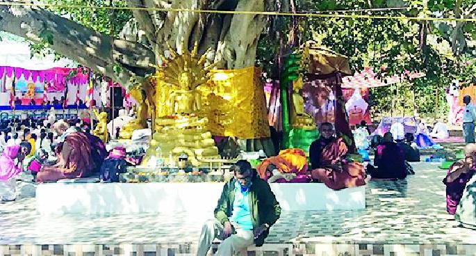 Thousands of fanatics will take inspiration from the Sangharamgiri | हजारो धम्मबांधव घेणार संघारामगिरीतून प्रेरणा Thousands of fanatics will take inspiration from the Sangharamgiri | हजारो धम्मबांधव घेणार संघारामगिरीतून प्रेरणा