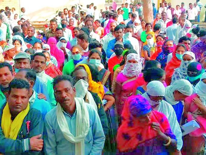 Crowds of aspirants for 5159 seats in the district | जिल्ह्यात 5159 जागांसाठी उसळली इच्छुकांची गर्दी Crowds of aspirants for 5159 seats in the district | जिल्ह्यात 5159 जागांसाठी उसळली इच्छुकांची गर्दी