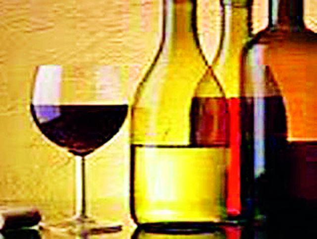 The liquor market in the original taluka Jomat | मूल तालुक्यात दारूविक्री जोमात