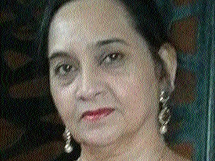 The woman was killed on the spot by the container | कंटेनरच्या धडकेत महिला जागीच ठार The woman was killed on the spot by the container | कंटेनरच्या धडकेत महिला जागीच ठार