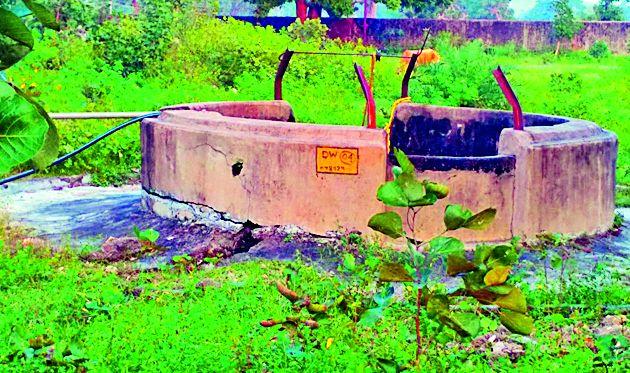 Health Center Building | आरोग्य केंद्राच्या इमारतीची दुरवस्था Health Center Building | आरोग्य केंद्राच्या इमारतीची दुरवस्था