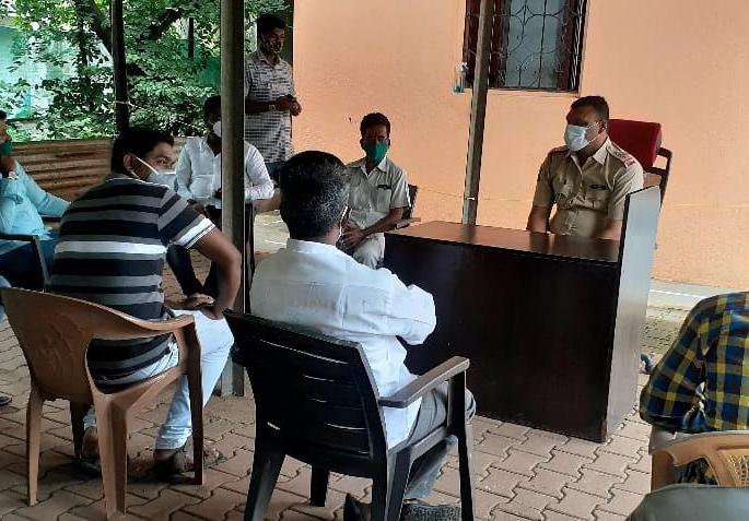 Peace committee meets at Ghoti police station on the occasion of Eid | ईद निमित्ताने शांतता समितीची घोटी पोलिस ठाण्यात बैठक Peace committee meets at Ghoti police station on the occasion of Eid | ईद निमित्ताने शांतता समितीची घोटी पोलिस ठाण्यात बैठक