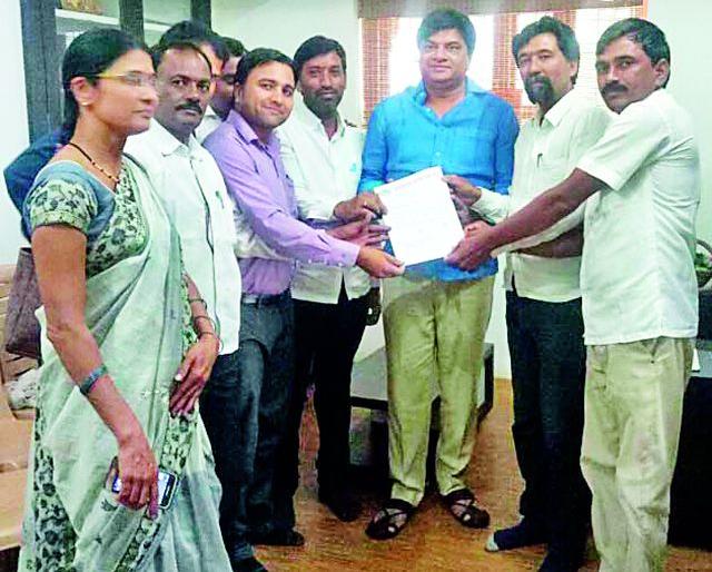 Give immediate payment for the efficient work | मग्रारोहयोच्या कुशल कामाचे देयक तत्काळ द्या Give immediate payment for the efficient work | मग्रारोहयोच्या कुशल कामाचे देयक तत्काळ द्या